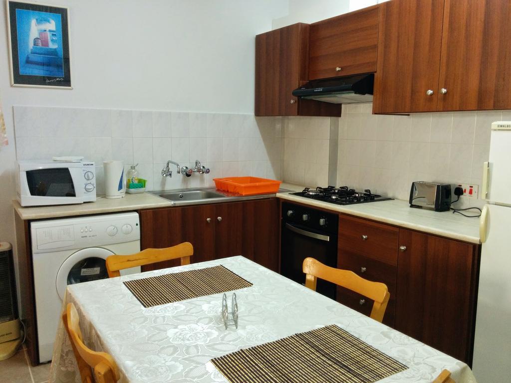 Zoe'S Court Aparthotel Klorakas ภายนอก รูปภาพ