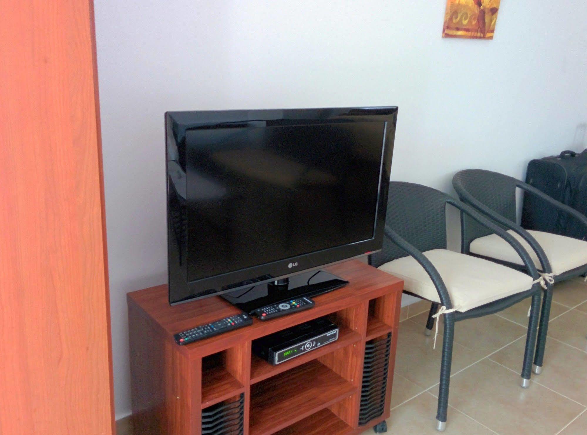 Zoe'S Court Aparthotel Klorakas ภายนอก รูปภาพ