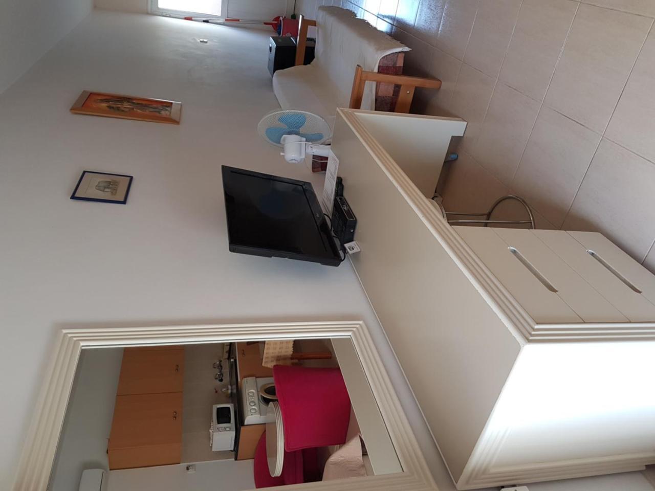 Zoe'S Court Aparthotel Klorakas ภายนอก รูปภาพ