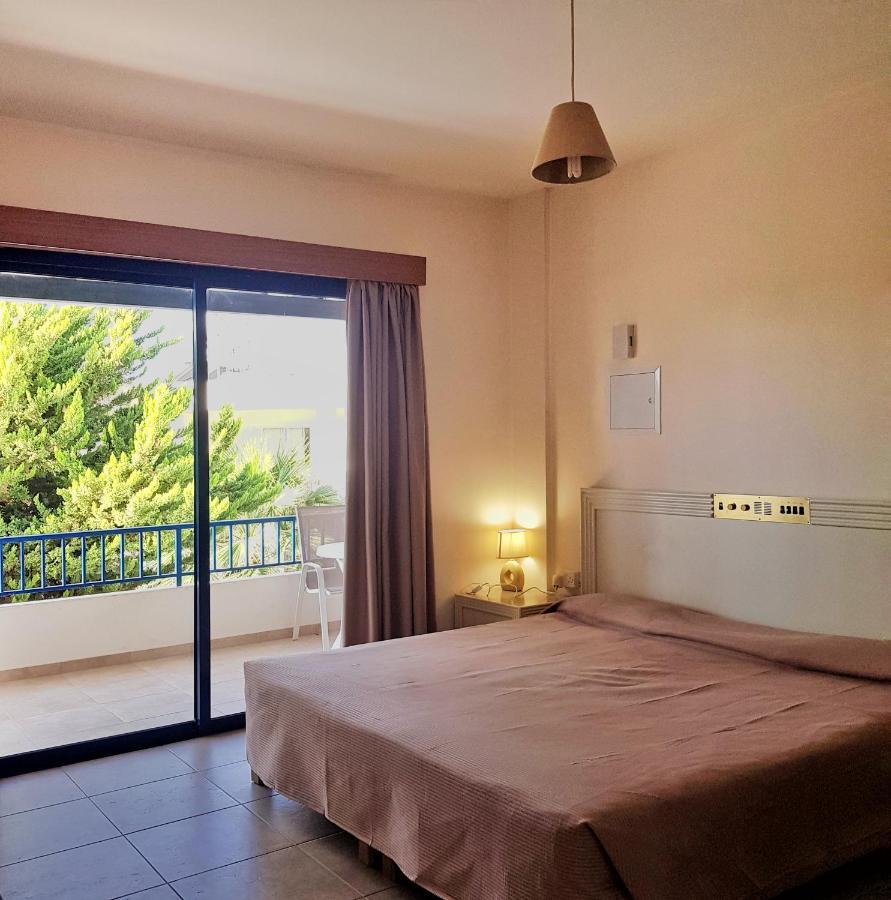Zoe'S Court Aparthotel Klorakas ภายนอก รูปภาพ
